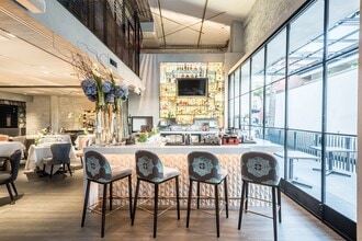 468 N Bedford Dr, Beverly Hills, CA for lease Interior Photo- Image 2 of 4