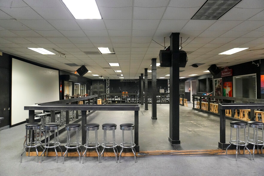 4243 S Port Ave, Corpus Christi, TX for lease - Building Photo - Image 3 of 16