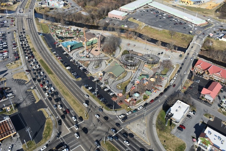 2575 Parkway, Pigeon Forge, TN à louer - Autre - Image 3 de 8