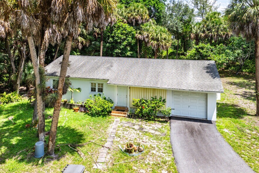 7923 Mahogany Ln, West Palm Beach, FL à vendre - Photo du bâtiment - Image 2 de 22