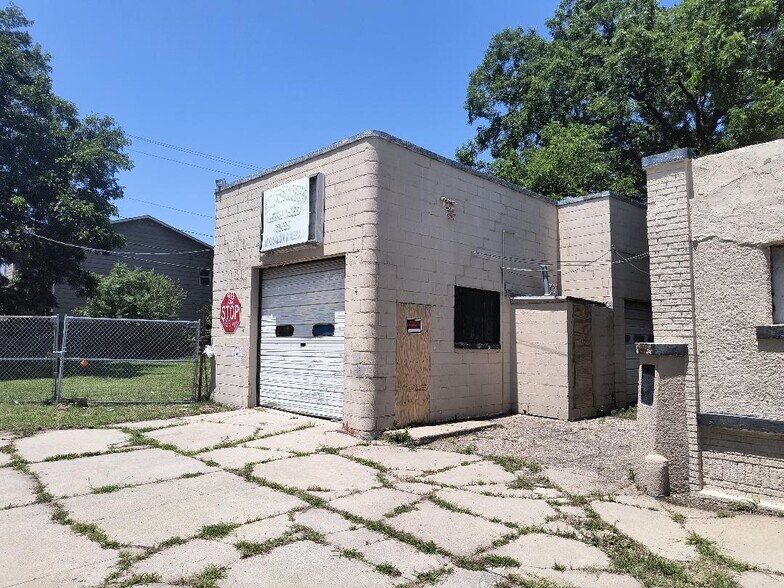 1518 E 1st St N, Wichita, KS à vendre - Photo du bâtiment - Image 1 de 6