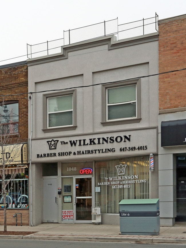 Plus de détails pour 1048 Kingston Rd, Toronto, ON - Commerce de détail à vendre