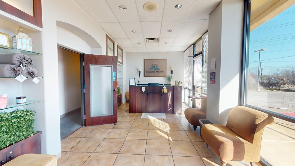 9231 W Parmer Ln, Austin, TX à louer - Photo du bâtiment - Image 3 de 11