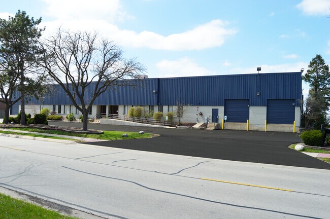 Plus de détails pour 742 Glenn Ave, Wheeling, IL - Industriel à louer