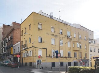 Plus de détails pour Multi-résidentiel à vendre