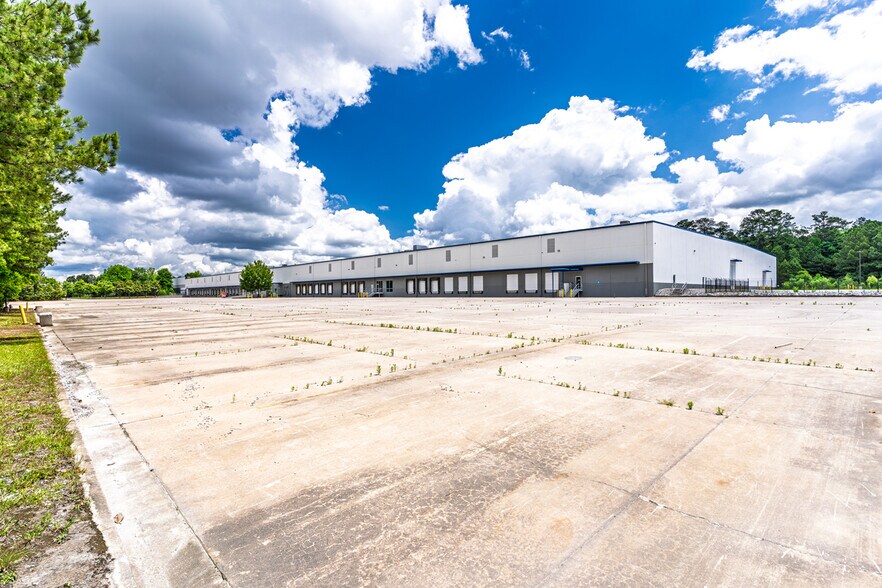 125 Southside Ct, McDonough, GA à louer - Photo du bâtiment - Image 3 de 13