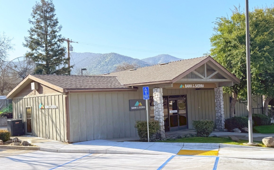40884 Sierra Dr, Three Rivers, CA for sale Primary Photo- Image 1 of 2
