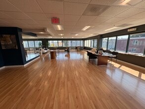 300 Western Ave, Brighton, MA à louer Photo du bâtiment- Image 2 de 2