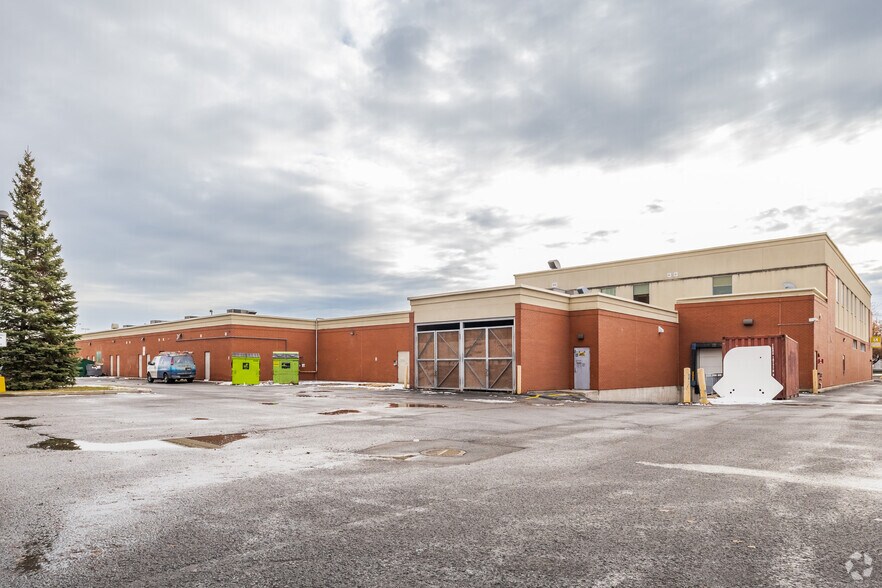 28 Boul Du Mont-Bleu, Gatineau, QC à louer - Photo du bâtiment - Image 3 de 3