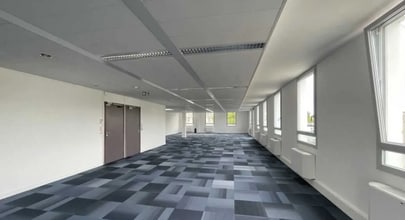 11 Rue Pascal, Bron à louer Photo intérieure- Image 2 de 4