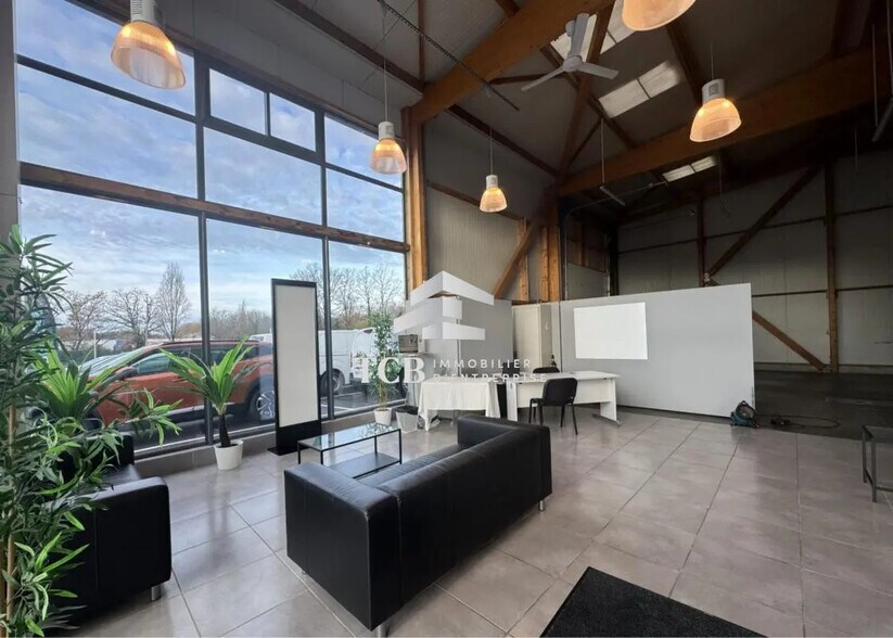 Flex dans Orvault à louer - Photo du bâtiment - Image 3 de 13