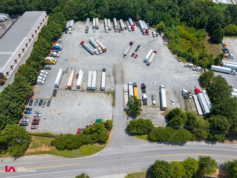 785 Brogdon Rd, Suwanee, GA à louer - Photo du bâtiment - Image 2 de 9