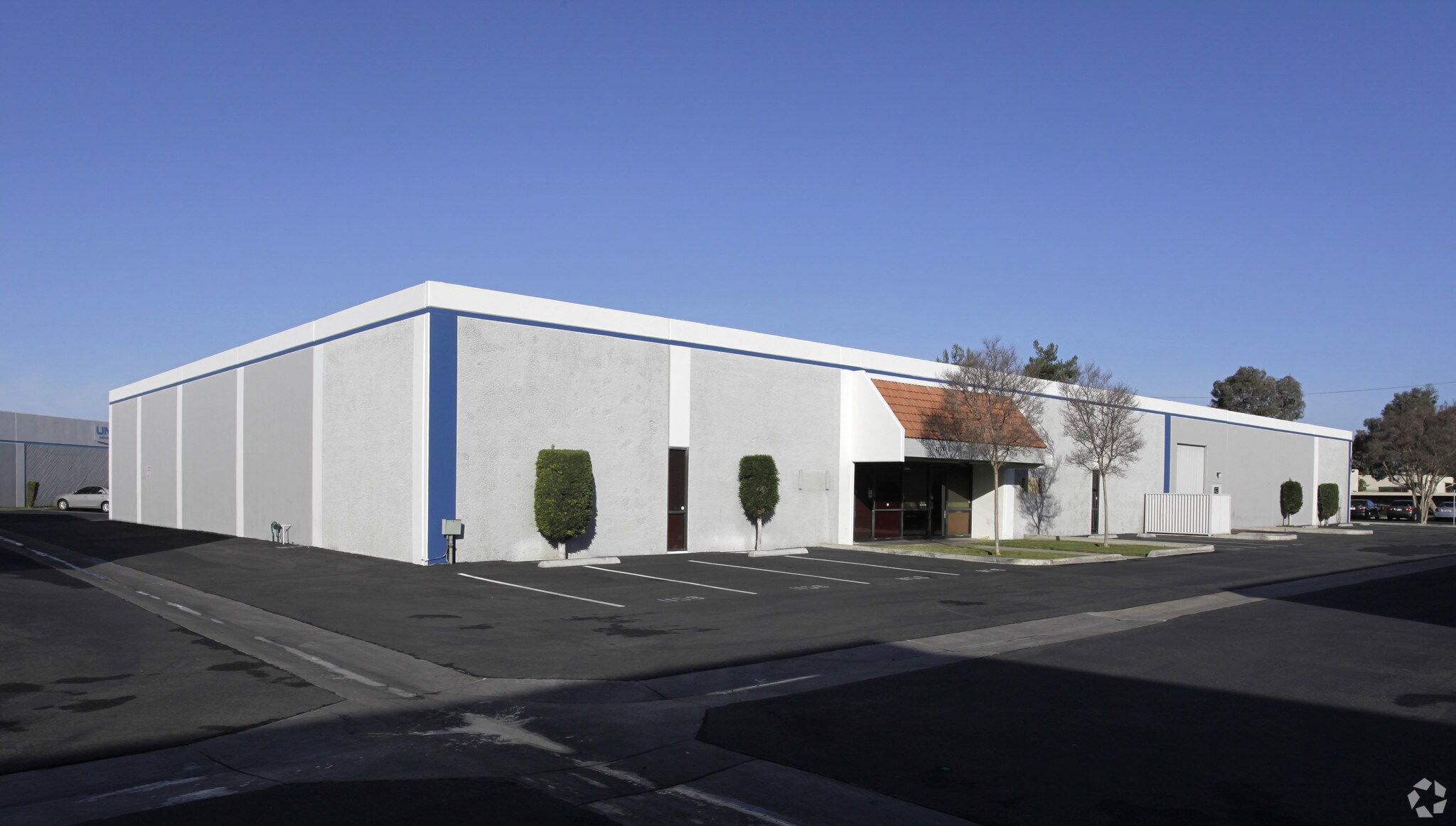 1146-1158 E Valencia Dr, Fullerton, CA à louer Photo principale- Image 1 de 9