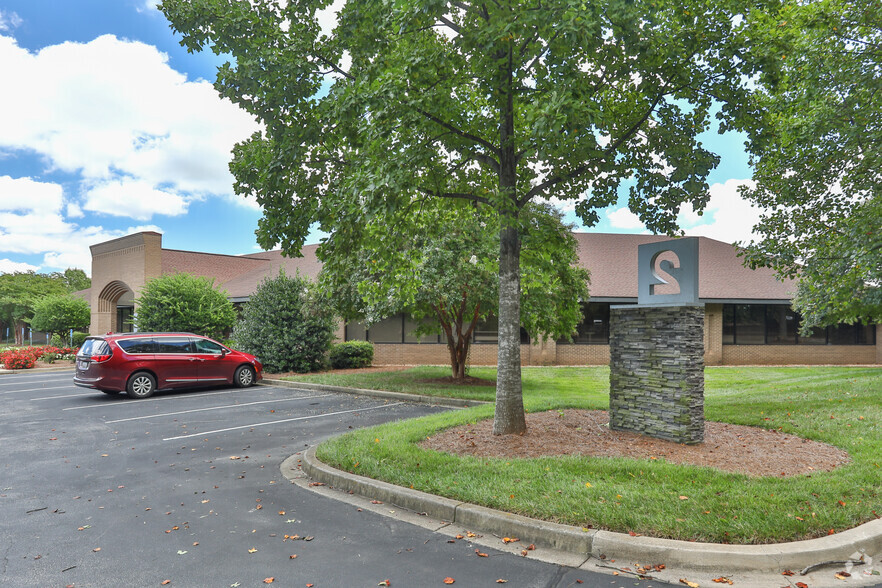 2 Independence Pt, Greenville, SC for lease - Building Photo - Image 2 of 16