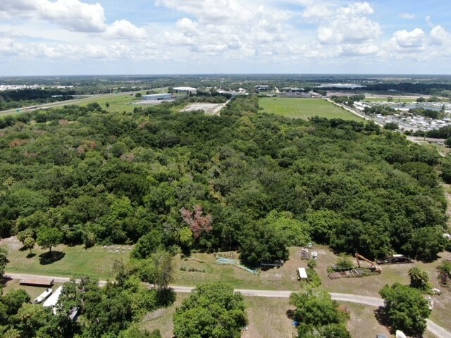 1321 77th St E, Palmetto, FL à vendre - Photo du bâtiment - Image 3 de 14