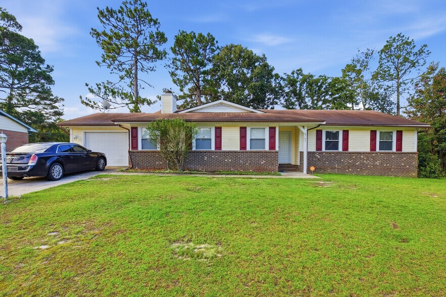 6765 Weeping Water Run, Fayetteville, NC for sale - Primary Photo - Image 1 of 1