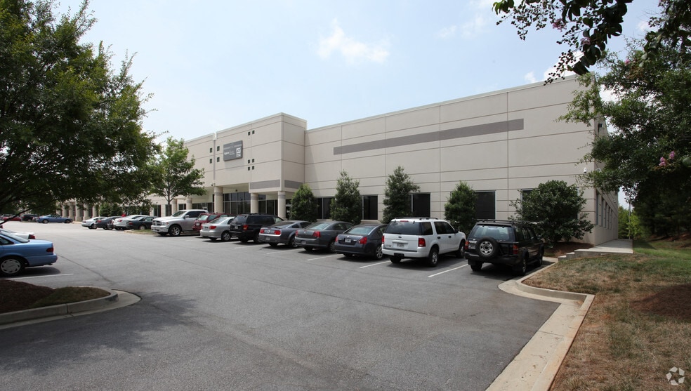 74 Southwoods Pky, Hapeville, GA for lease - Building Photo - Image 3 of 5