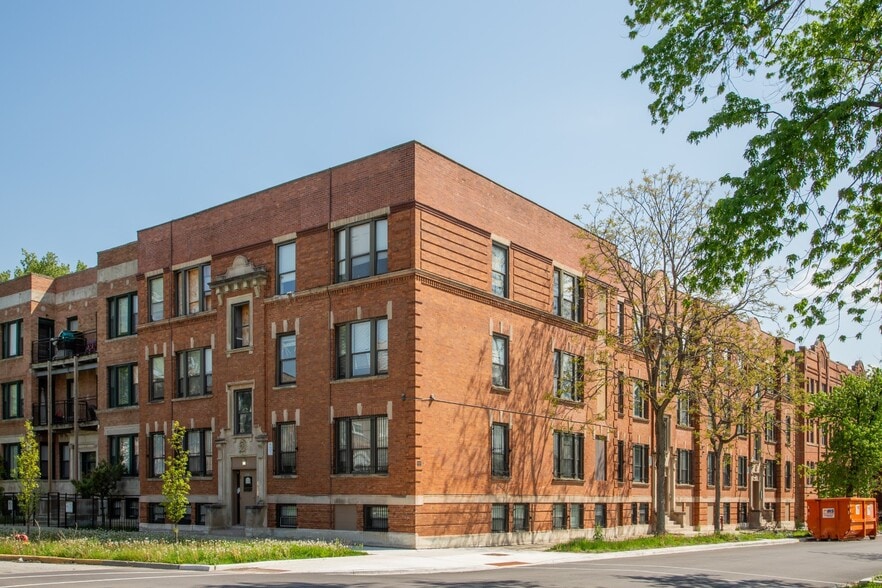 352 E 60th St, Chicago, IL for sale - Building Photo - Image 3 of 7