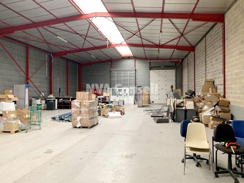 Industrial in SAINT-OUEN-L'AUMONE for lease - Building Photo - Image 2 of 8