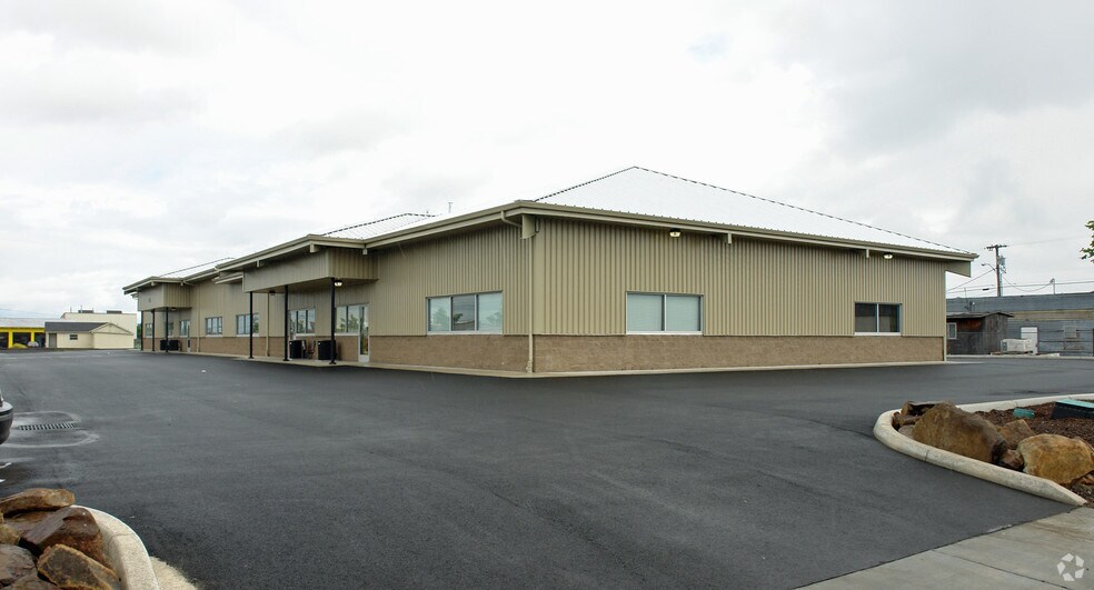 1265 S Bertelsen Rd, Eugene, OR à louer - Photo du bâtiment - Image 3 de 3