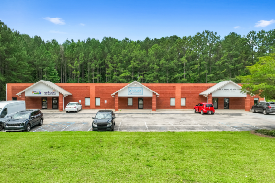 207 Fob James Dr, Valley, AL à vendre - Photo du bâtiment - Image 2 de 4