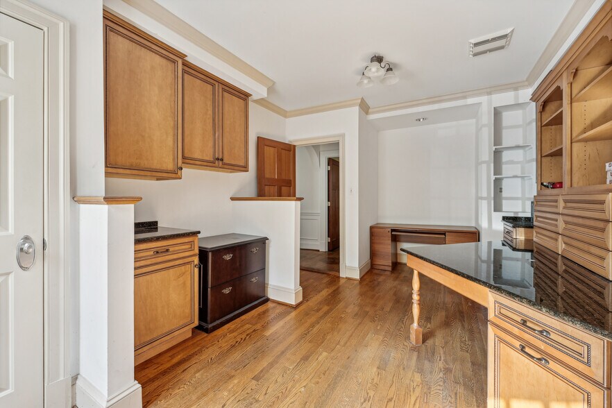 6112 Oberlin Ave, Glen Echo, MD à louer - Photo du bâtiment - Image 3 de 8