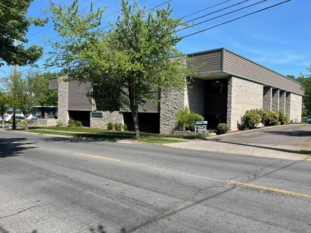 1175 E Main St, Medford, OR à vendre Photo du bâtiment- Image 1 de 1