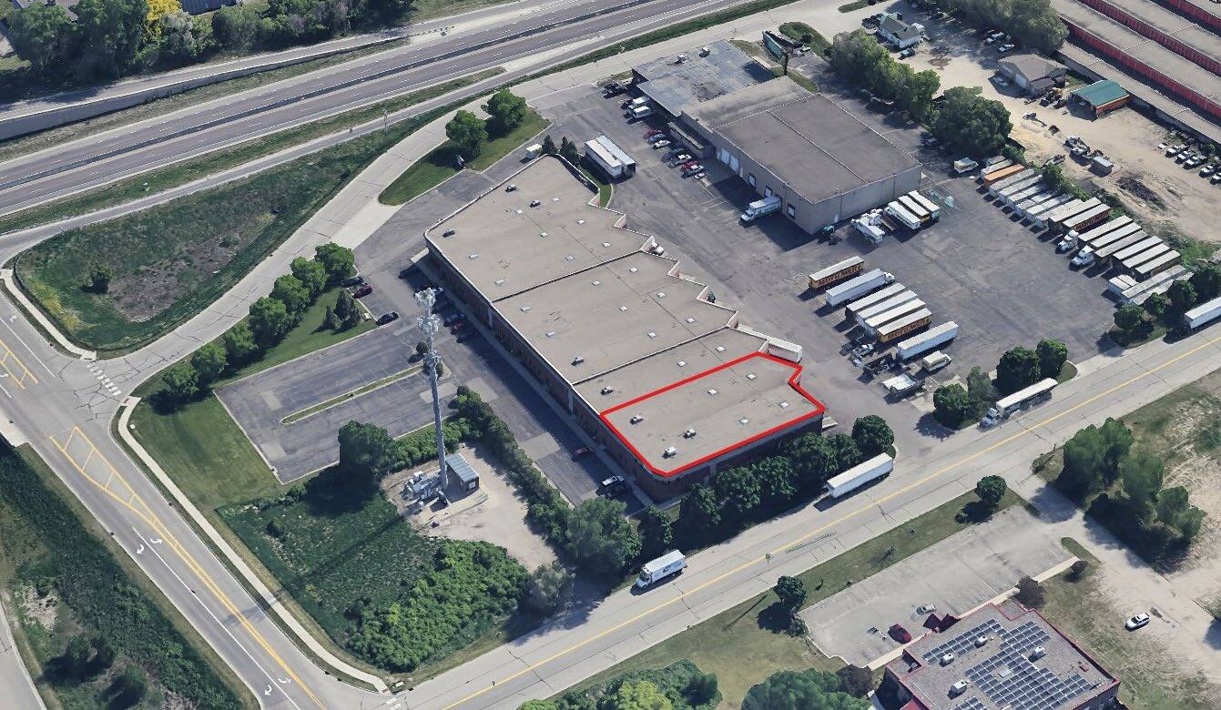 1261 E Highway 36, Maplewood, MN à louer Photo du bâtiment- Image 1 de 4