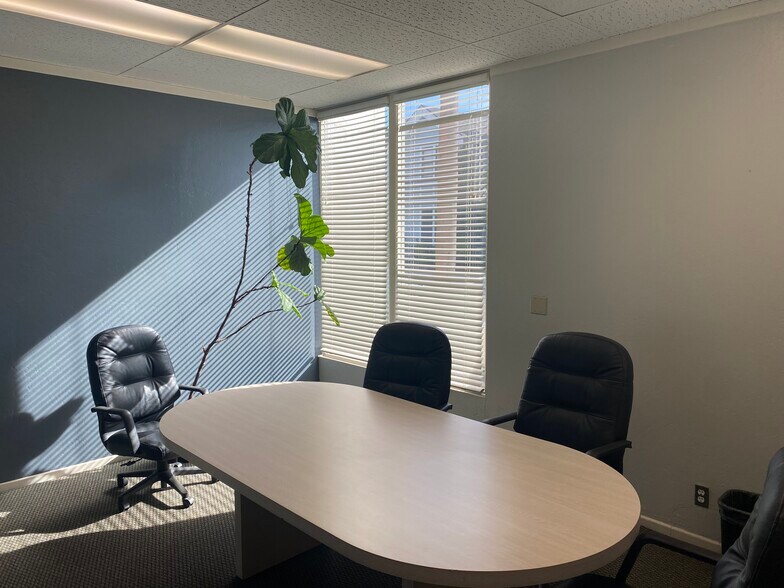 1300-1306 Santa Barbara St, Santa Barbara, CA à louer - Photo du bâtiment - Image 2 de 11