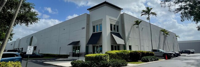 Plus de détails pour 1301-1304 NW 84th Ave, Doral, FL - Industriel à louer