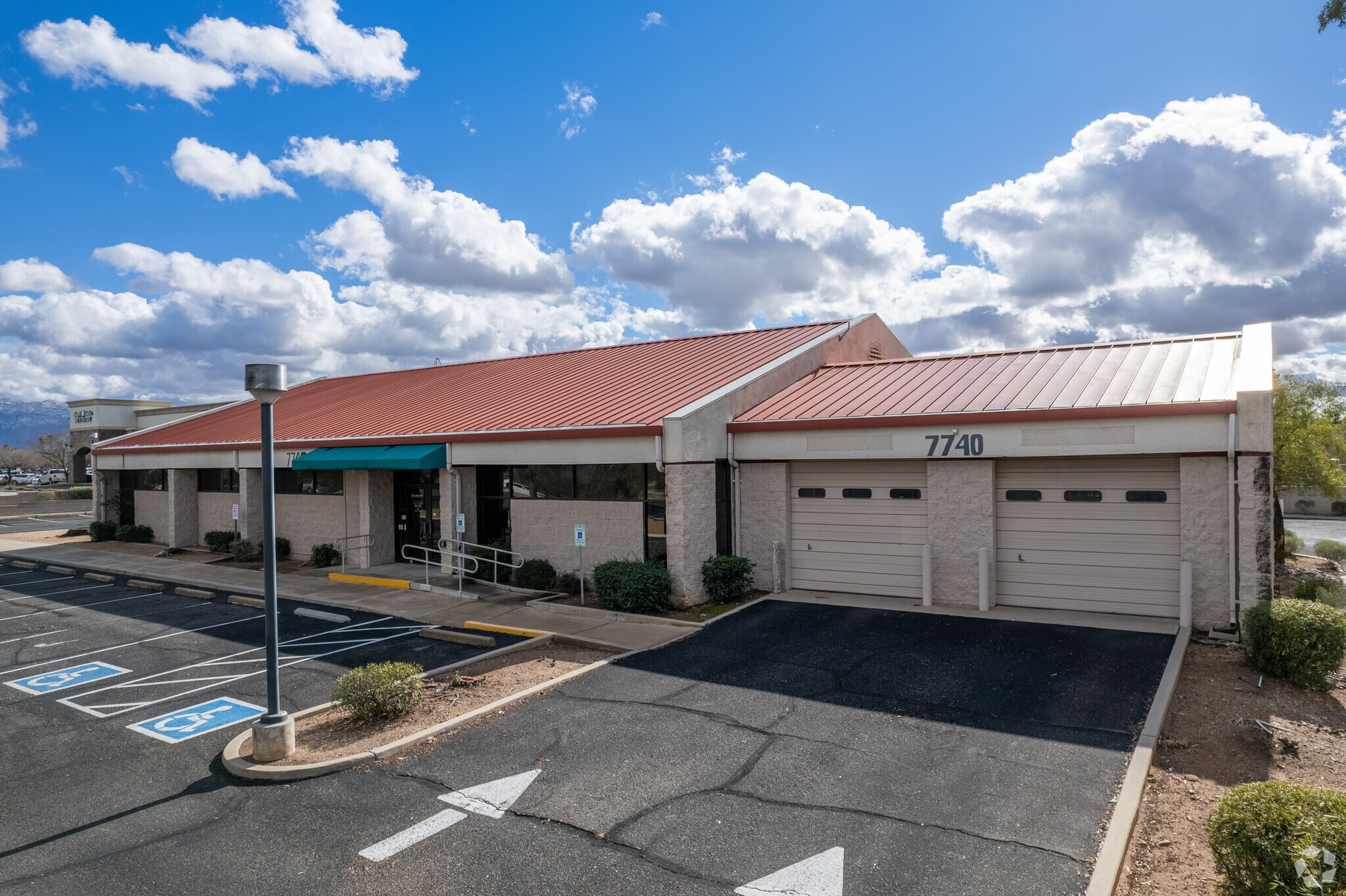 7740 E Speedway Blvd, Tucson, AZ à louer Photo du bâtiment- Image 1 de 20