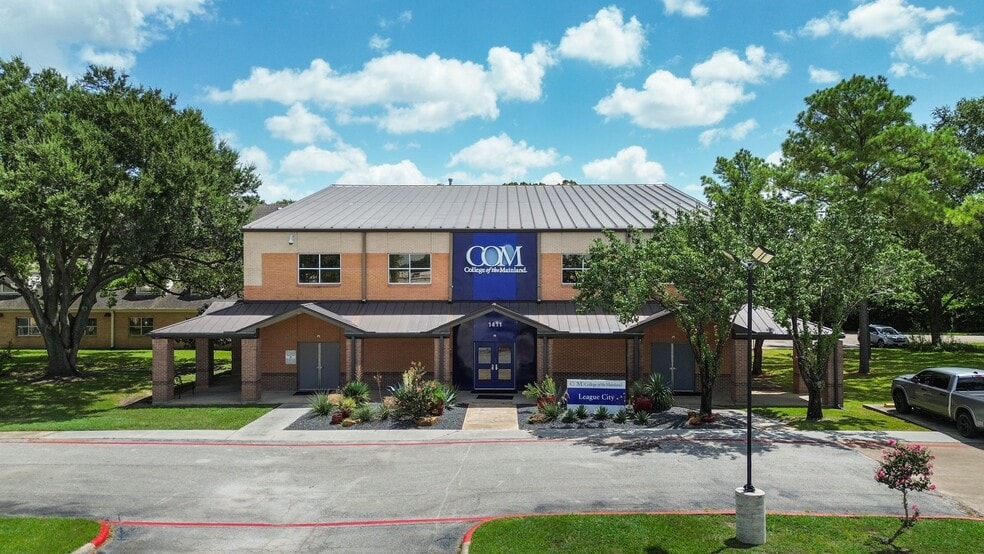 1411 W Main St, League City, TX for sale - Building Photo - Image 1 of 57