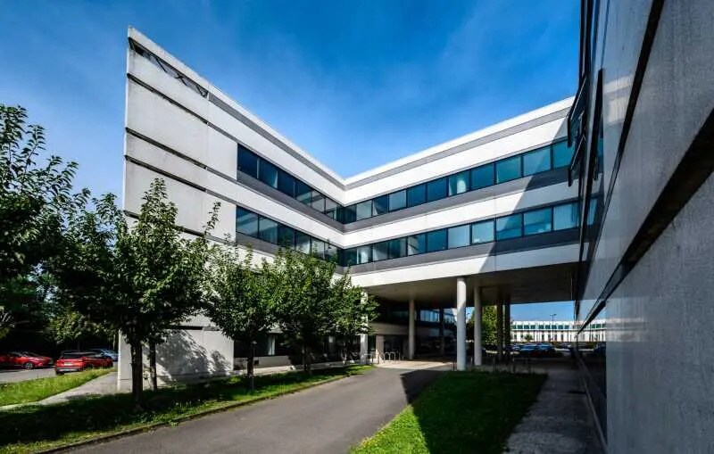 Bureau dans Évry-Courcouronnes à louer - Photo du bâtiment - Image 2 de 9