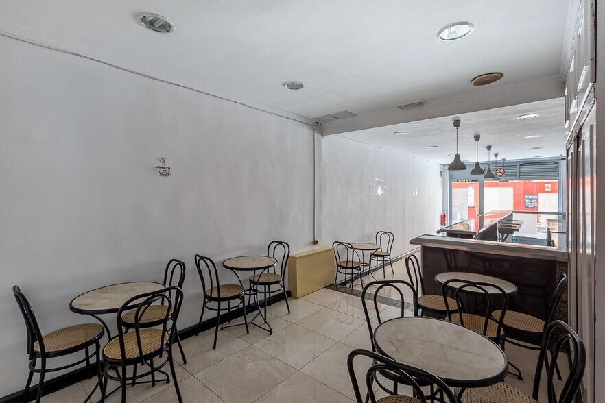 Retail in Granada, Granada for sale - Interior Photo - Image 3 of 13