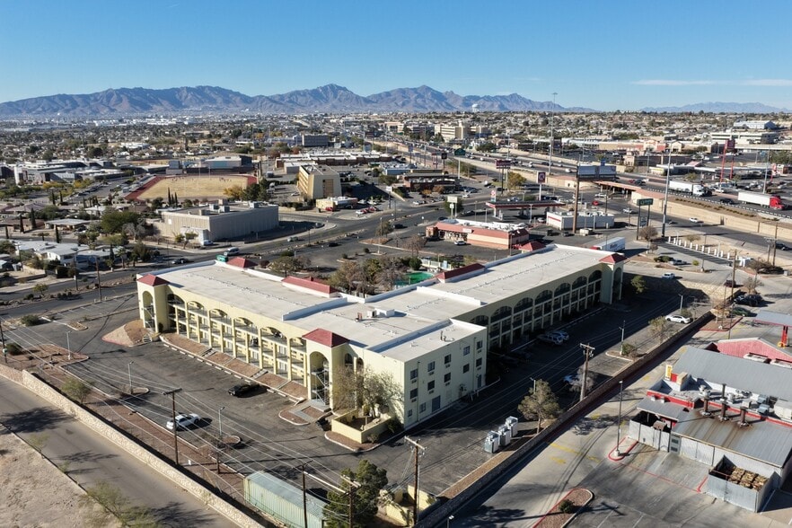 900 N Yarbrough Dr, El Paso, TX for sale - Building Photo - Image 2 of 39