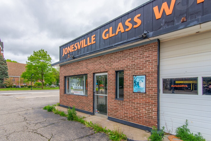 264 E Chicago St, Jonesville, MI for sale - Building Photo - Image 3 of 18
