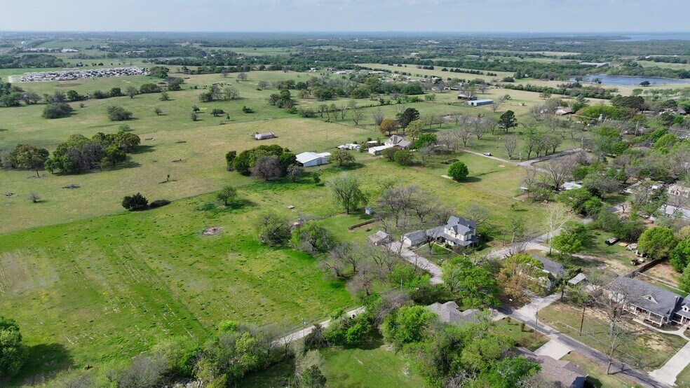 819 Morrison st, Pilot Point, TX à vendre - Vidéo sur l’inscription commerciale - Image 2 de 13