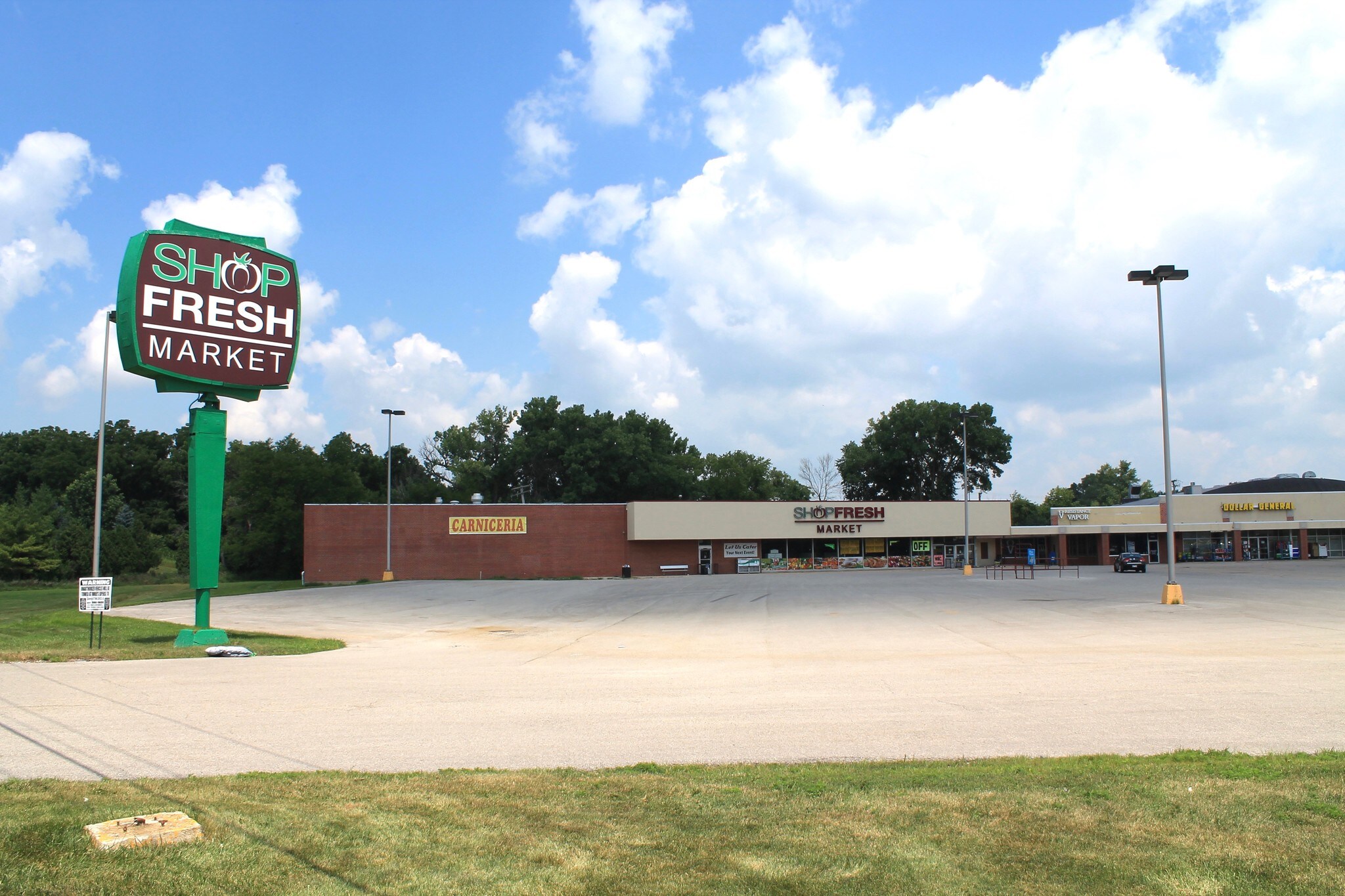 321-331 N Irving Ave, Woodstock, IL for lease Building Photo- Image 1 of 5