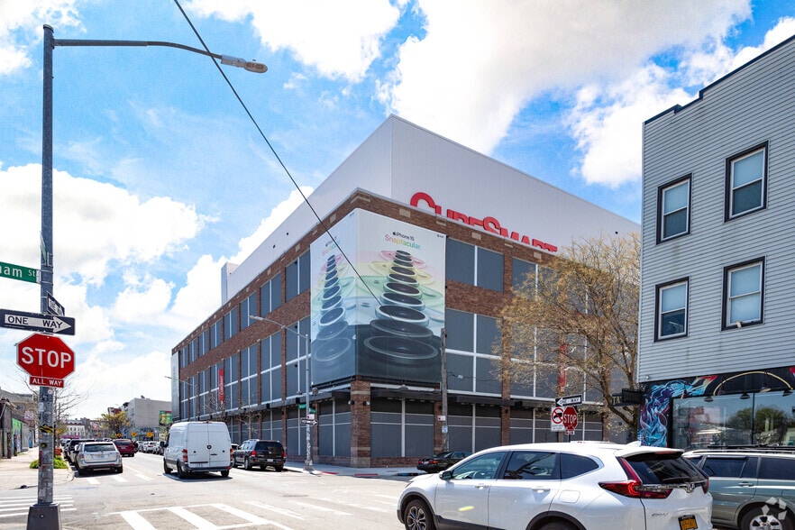 81 Morgan Ave, Brooklyn, NY for lease - Building Photo - Image 1 of 6