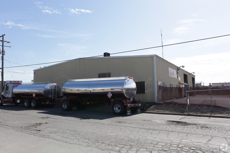 3222 W Capitol Ave, West Sacramento, CA for lease - Building Photo - Image 3 of 5