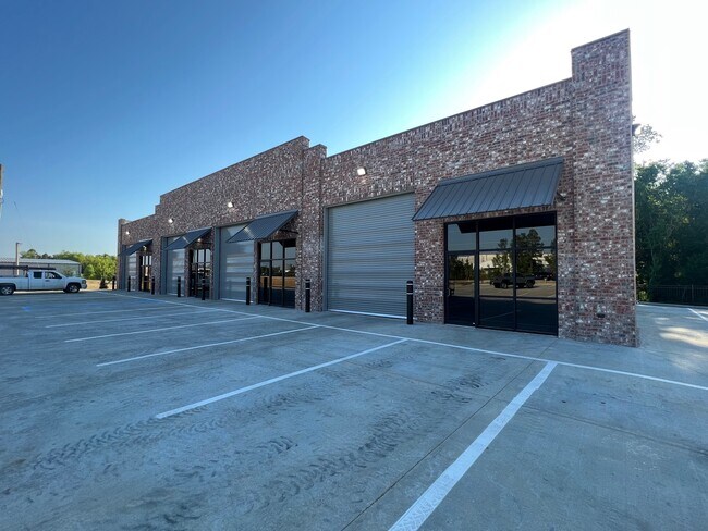 Plus de détails pour 124 Kimball Dr, Madison, MS - Commerce de détail à louer