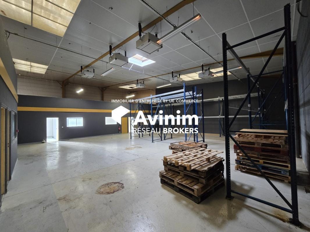 Industrial in Saint-Maximin for lease Interior Photo- Image 1 of 9