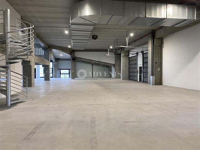 32 Rue De Seine, Colombes for lease - Interior Photo - Image 2 of 9