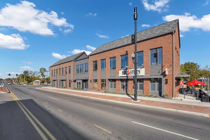 7332 E Main St, Reynoldsburg, OH à louer - Photo du bâtiment - Image 2 de 4