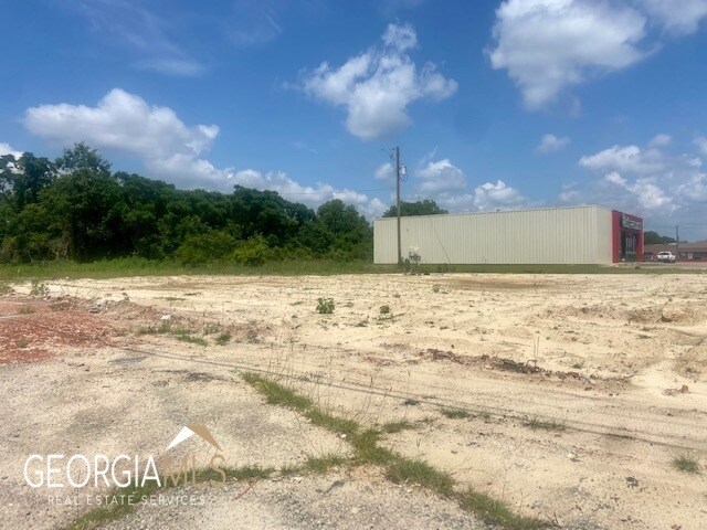 102 W Oak St, Mc Rae Helena, GA for sale - Building Photo - Image 3 of 3