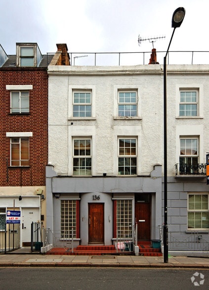 136 Royal College St, Londres à vendre - Photo du bâtiment - Image 2 de 3