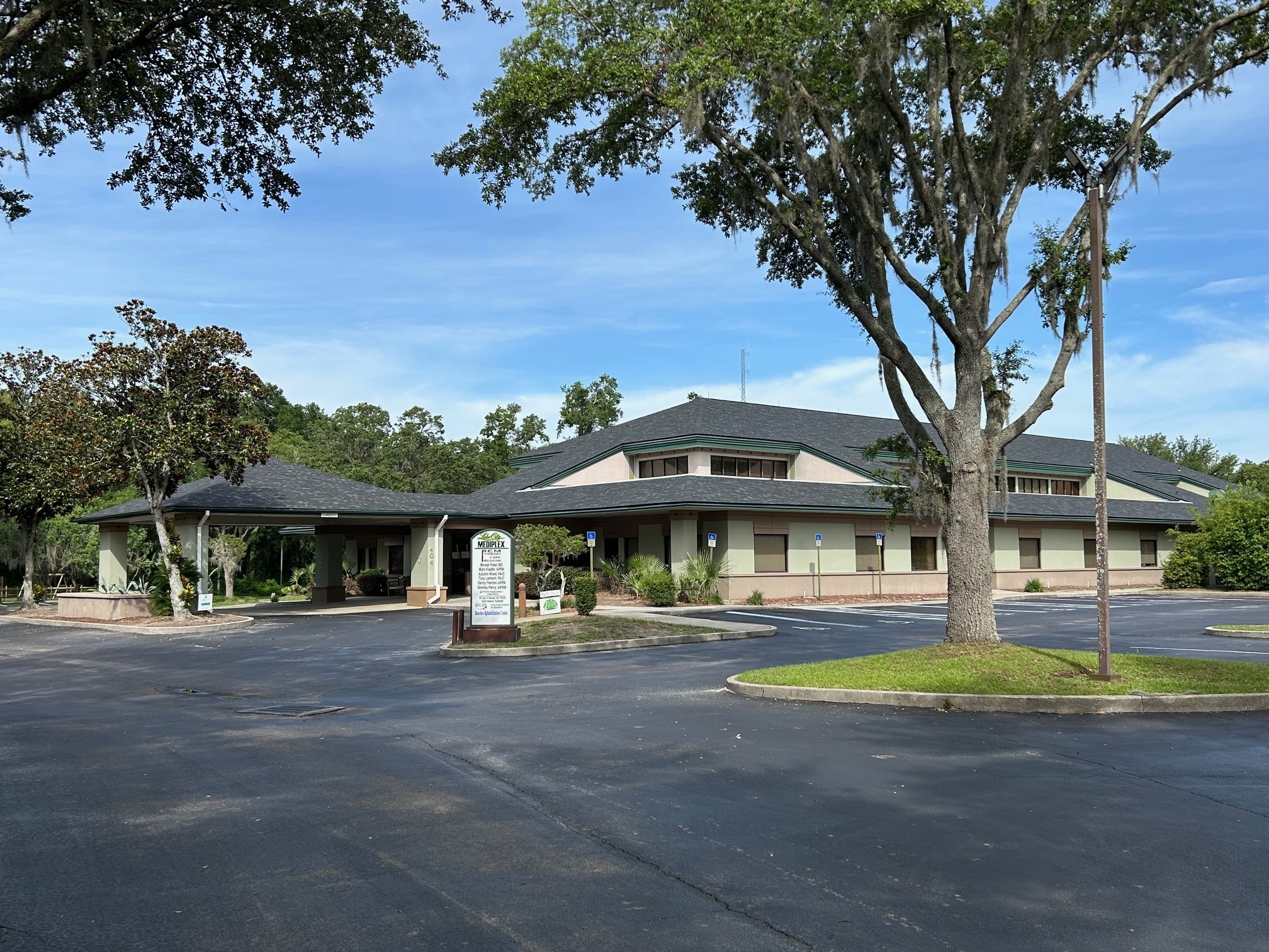 404 NW Hall of Fame Dr, Lake City, FL for lease Building Photo- Image 1 of 8