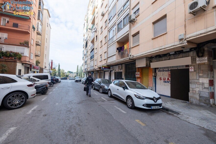 Commerce de détail dans Granada, Granada à vendre - Photo du bâtiment - Image 2 de 15