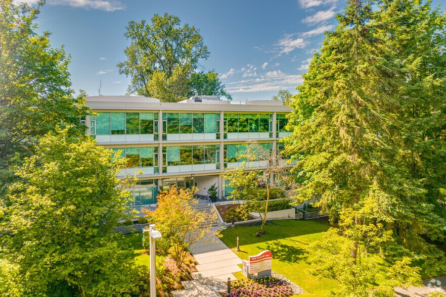 3605 Gilmore Way, Burnaby, BC à louer - Photo du bâtiment - Image 1 de 4