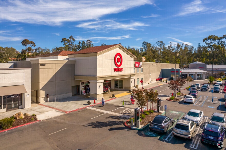 14823 Pomerado Rd, Poway, CA à louer - Photo du bâtiment - Image 2 de 4